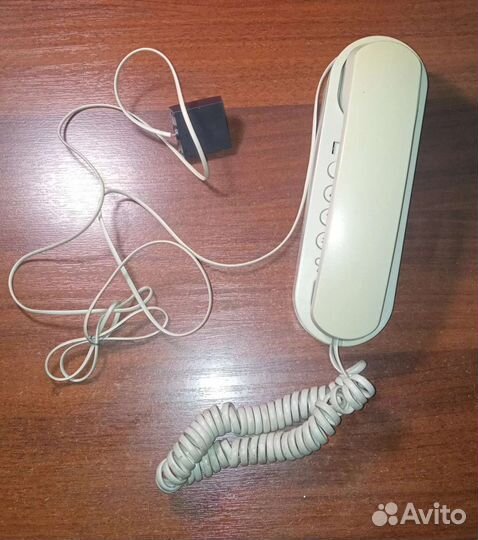 Телефон домашний проводной