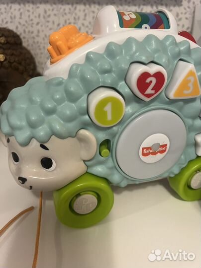 Игрушки fisher price ленивец и еж