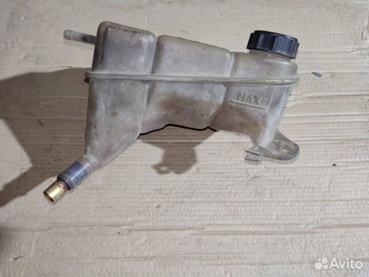 Бачок расширительный Ford Mondeo 2 лифтбек 1.8I