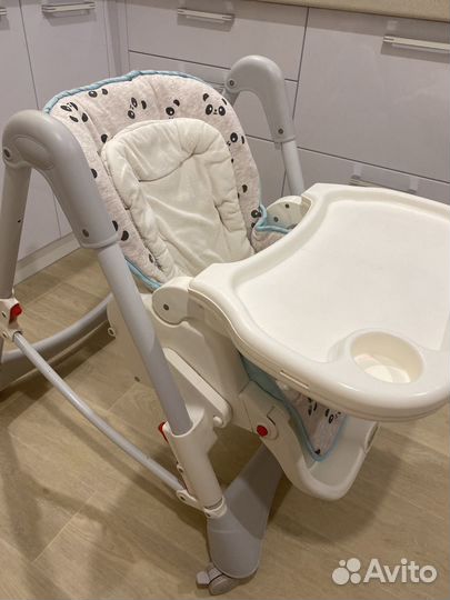 Детский столик и стульчик для кормления