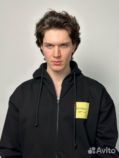 Zip-худи на замке Vetements