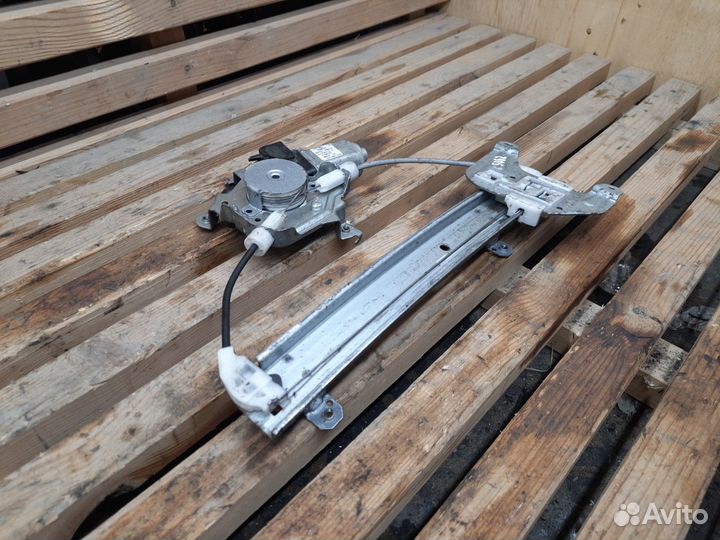 Nissan Teana - стеклоподъемник задний левый