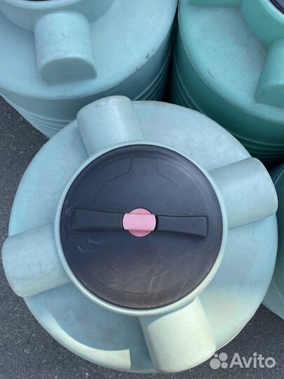 Бак пластиковый для воды 200 л