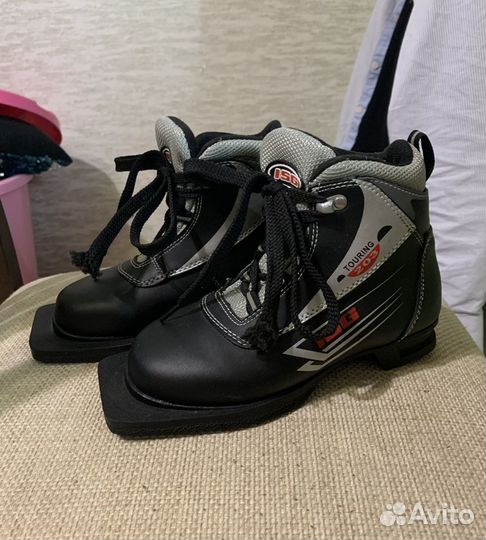 Беговые лыжи 120 см ботинки 32, 35 размеры