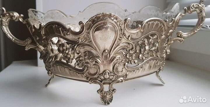 Серебряная ваза