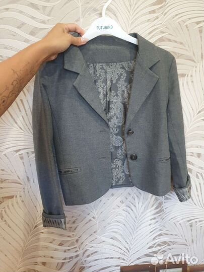 Пиджак для девочки примерно на рост 134