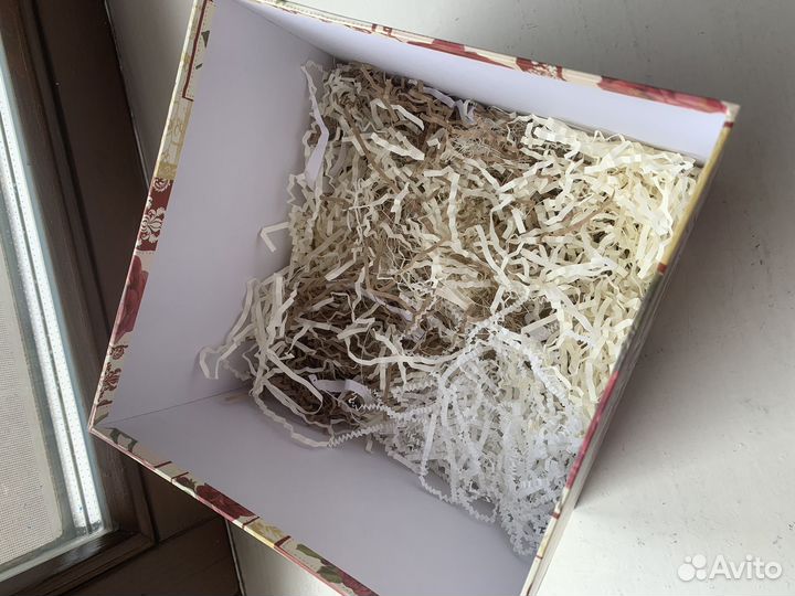 Подарочная коробка, упаковка