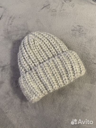 Зимняя вязаная шапка