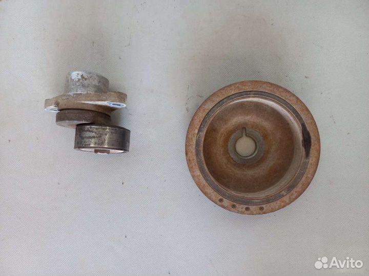 Ролик натяжитель шкив коленвала Renault Logan