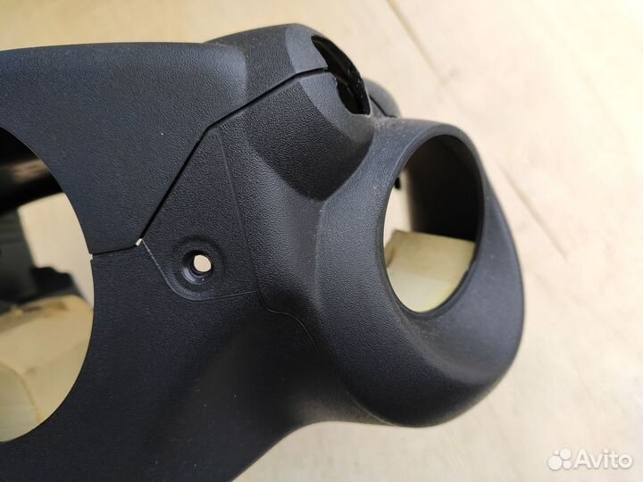 Кожух рулевой колонки на Opel Corsa D