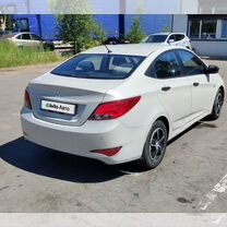 Hyundai Solaris 1.4 AT, 2015, 147 000 км, с пробегом, цена 930 000 руб.