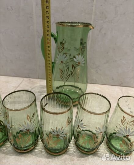 Кувшин со стаканами