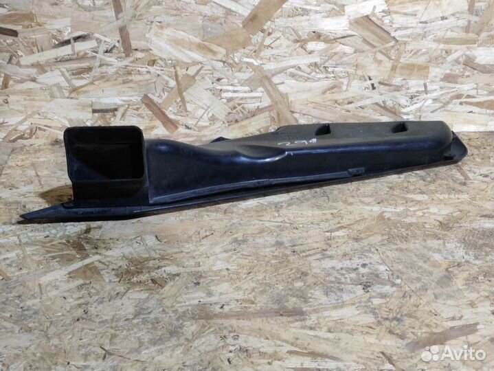 Воздухозаборник Subaru Forester S11