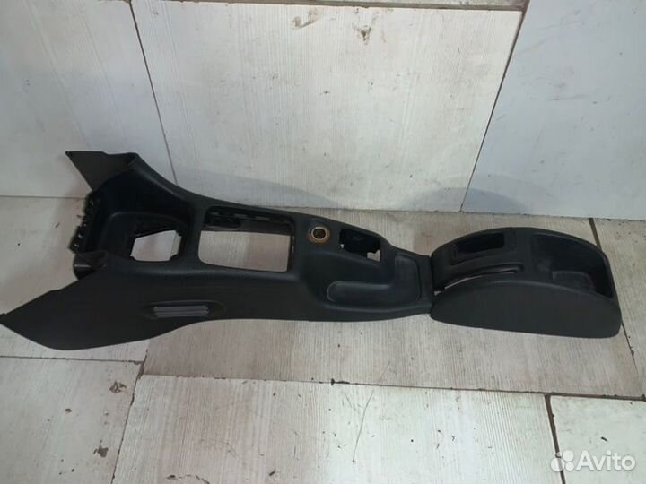 Консоль центральная Peugeot 206 хэтчбек 4дв. 1