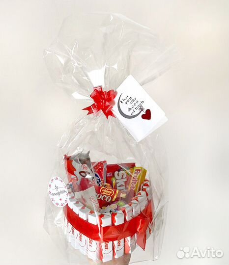 Сладкий подарок Торт из киндеров