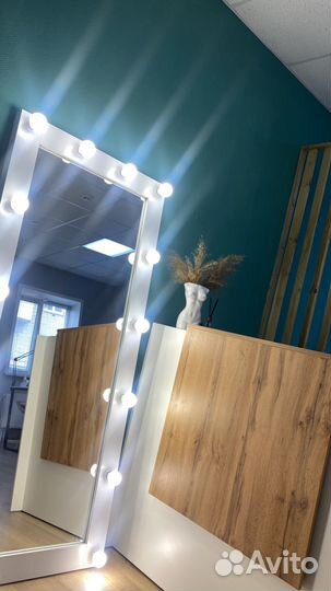 Гримерное зеркало с лампочками бу