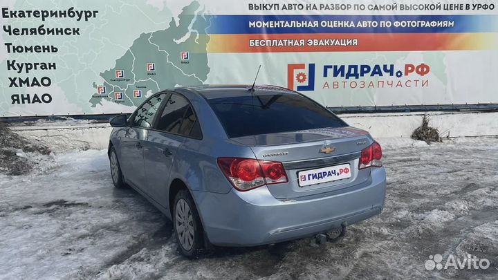 Ограничитель двери передний Chevrolet Cruze 950210