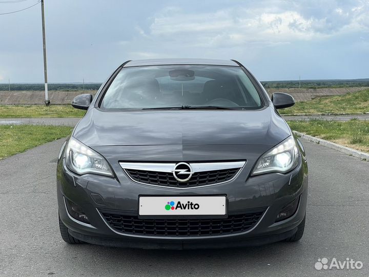 Opel Astra 1.6 AT, 2011, 222 000 км