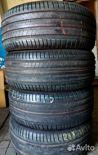 Pirelli Scorpion 255/45 R19 100V