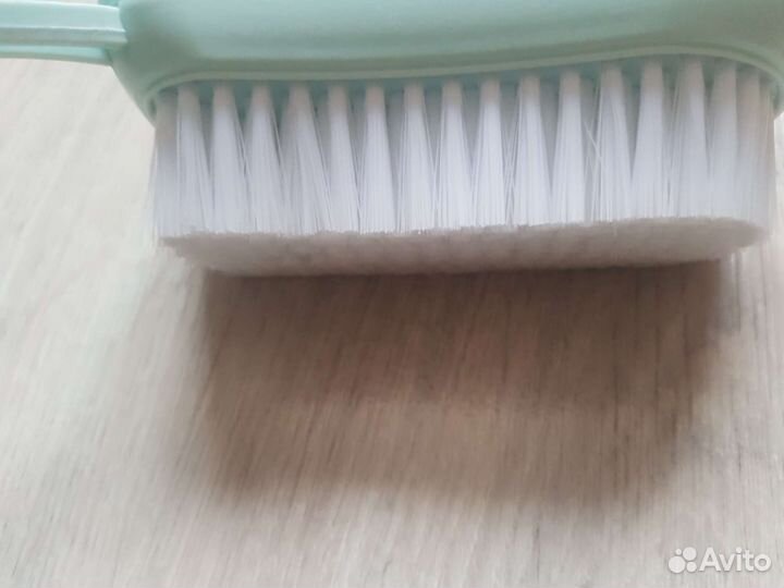 Щетка для чистки одежды с моющим