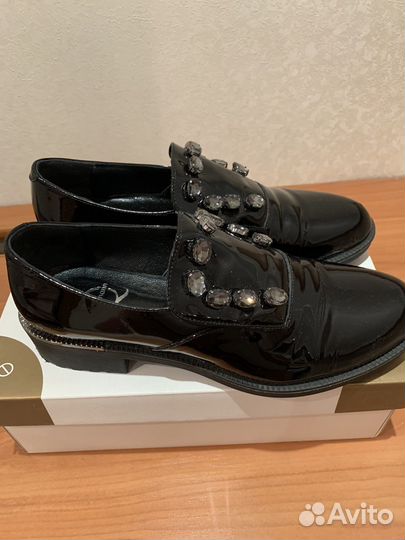 Туфли женские 39 размер натуральная лак черные