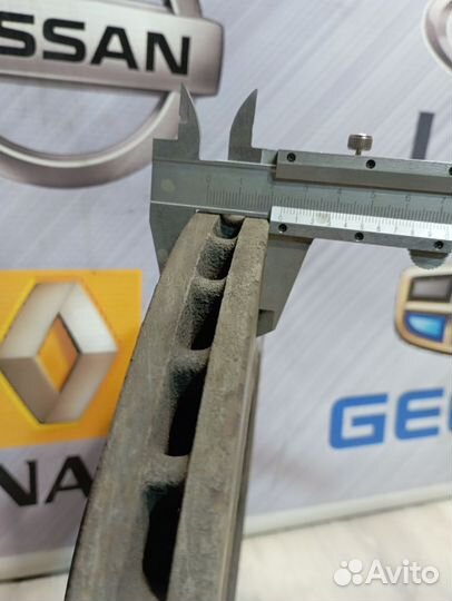 Тормозной диск перед Renault duster Лев, Прав