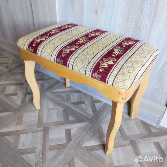 Банкетка в прихожую