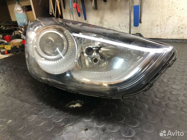 Фара правая Hyundai IX35 (2010-2013)