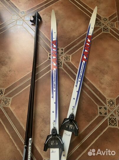 Лыжи беговые 180 см + палки и чехол