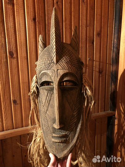 Маски из дерева интерьерные