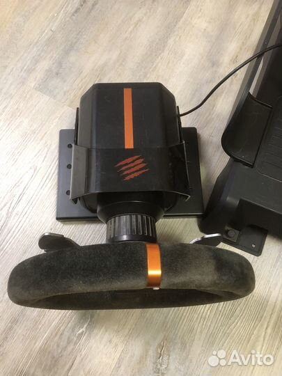 Игровой руль Mad Catz Pro Racing Force