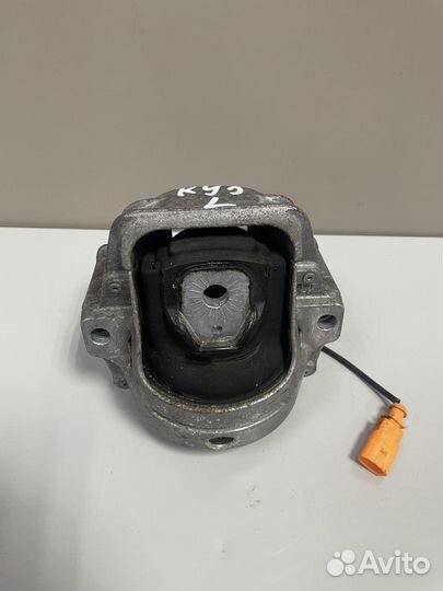 Опора двигателя левая Ауди Ку5 Q5 8R