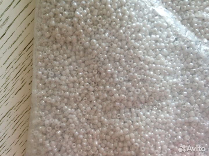 Бисер. Различные цвета. В упаковке 500 грамм