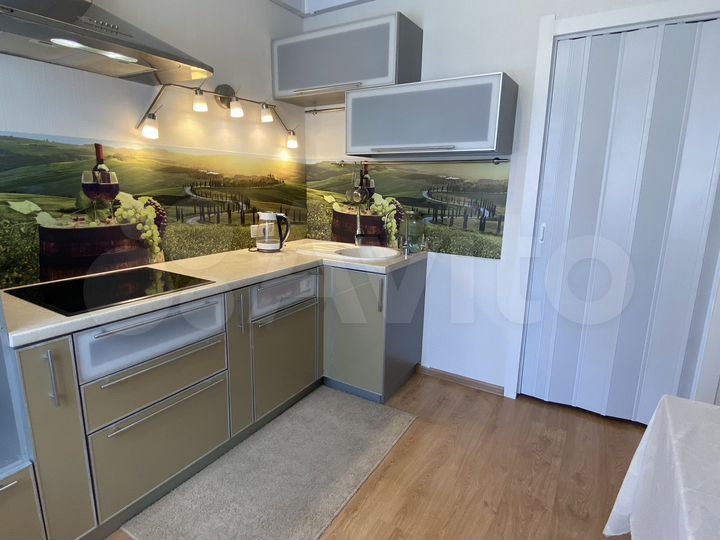 2-к. квартира, 50 м², 5/16 эт.