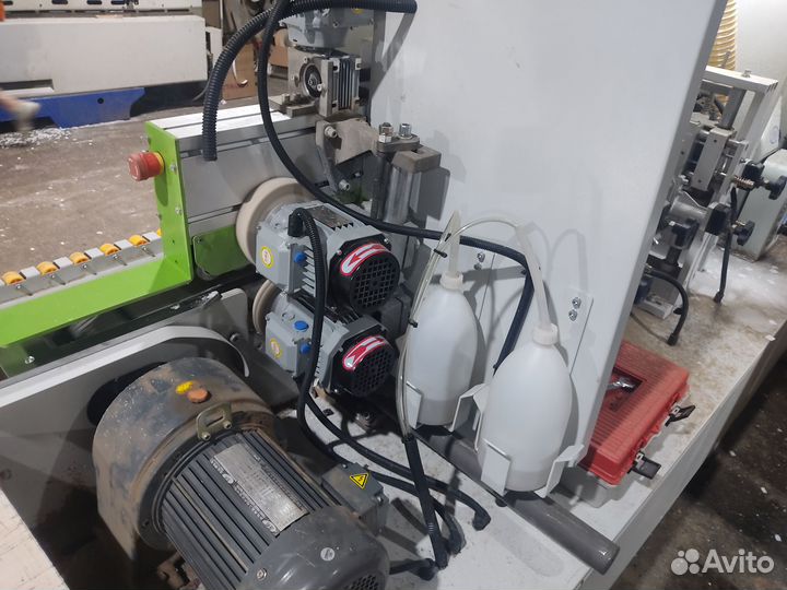 Кромкооблицовочный станок