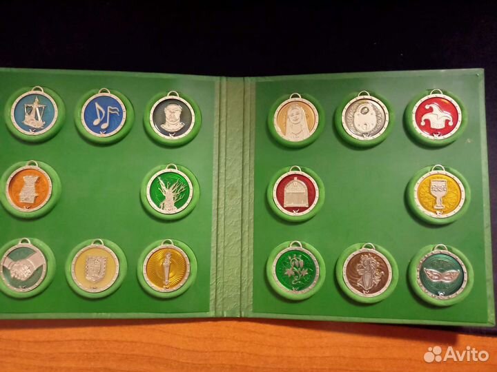 Альбомы с медальонами 