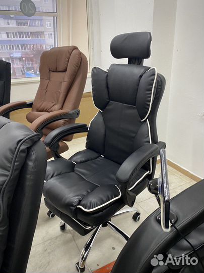 Офисное кресло/стул с подножкой