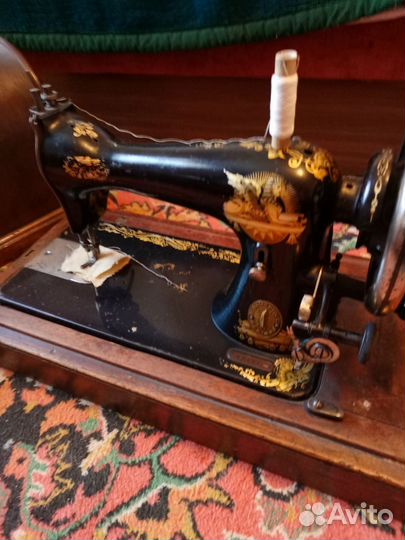 Швейная машина Зингер