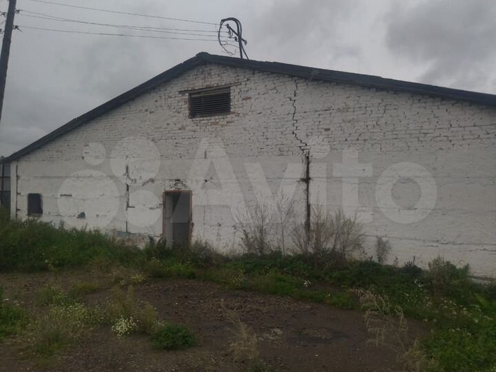 Здание, 1500 м²