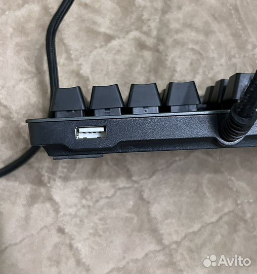 Игровая клавиатура logitech