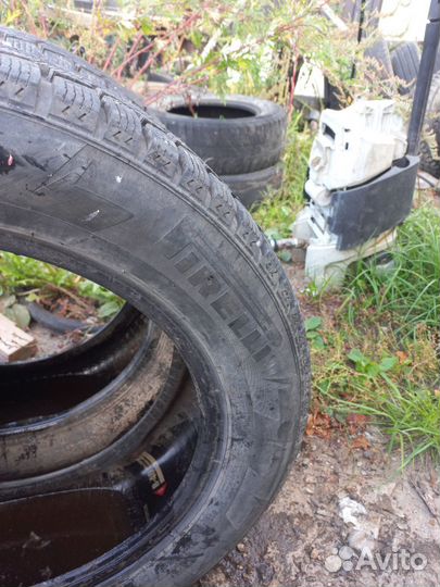 Pirelli Chrono Winter 215/60 R17