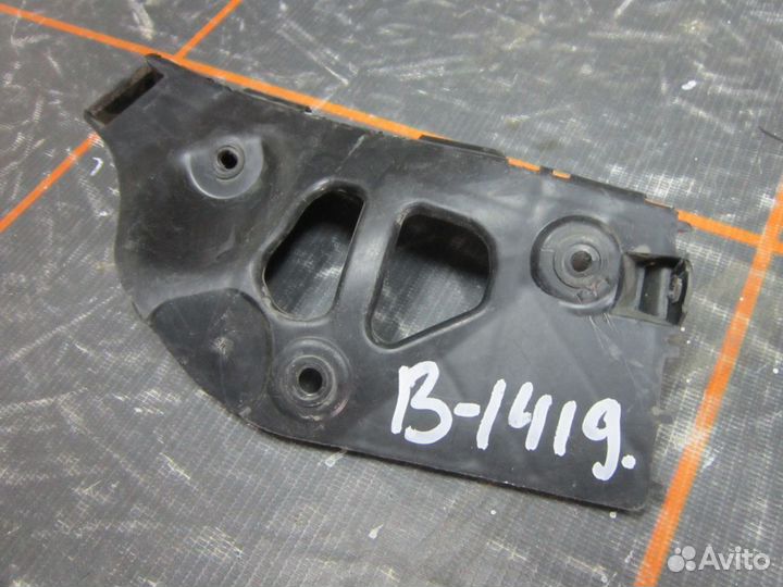 Renault Sandero - Кронштейн бампера заднего правый