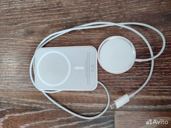Повербанк magsafe на Айфон