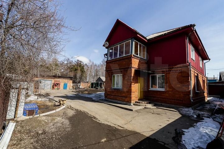 Коттедж 170 м² на участке 12 сот.