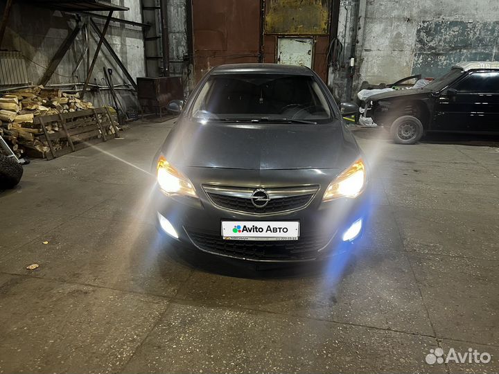 Opel Astra 1.6 AT, 2011, 120 544 км