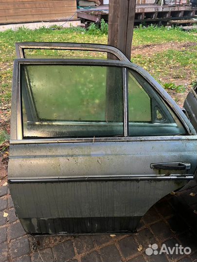 Двери на mercedes 123