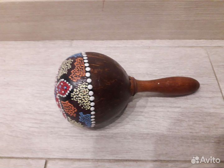 Барабан джембе и маракас