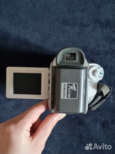 Цифровая видеокамера samsung