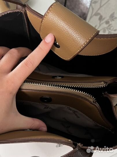 Сумка с ремешком женская