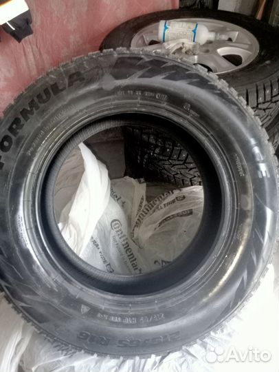Pirelli Formula Ice 215/65 R16